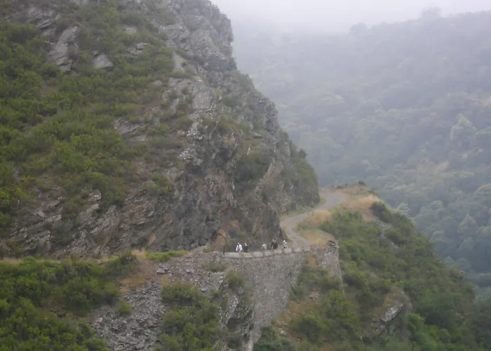 Pallozas Turisticas Ridicodias - A Pedra Matama