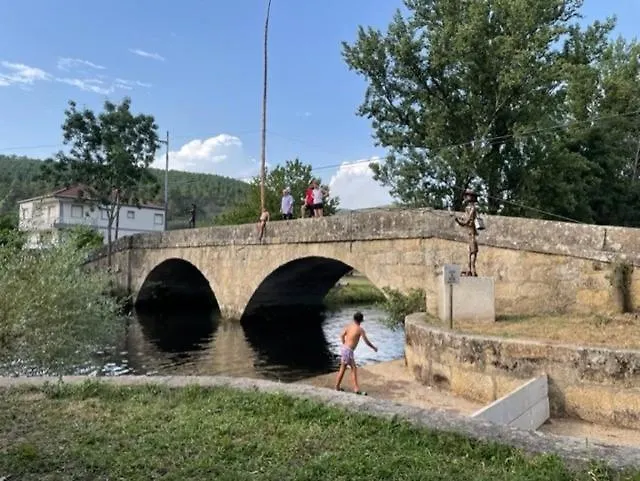 アパート Pallozas Turisticas Ridicodias - A Pedra *